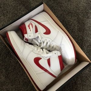 Air Jordan 1 Metallic Red